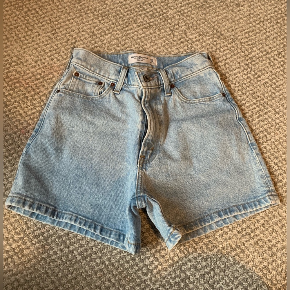 4” Abercrombie mom shorts